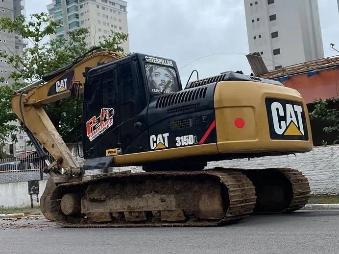 Escavadeira Hidráulica 2 — movimento de terra pesado e escavações de grande porte