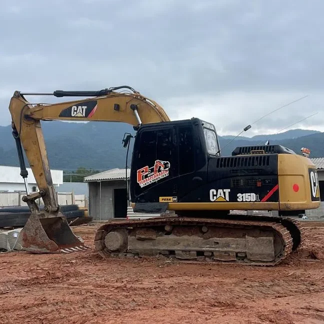 Escavadeira Hidráulica 1 — movimento de terra em larga escala e escavações profundas